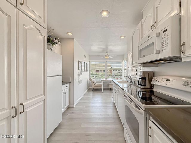 16150 Village 16 Drive, Camarillo, CA 93012