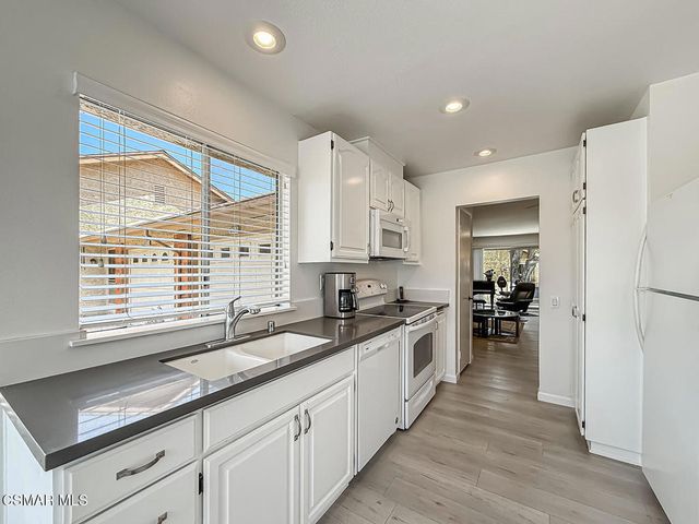 16150 Village 16 Drive, Camarillo, CA 93012