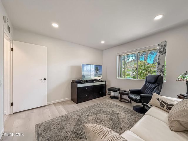 16150 Village 16 Drive, Camarillo, CA 93012