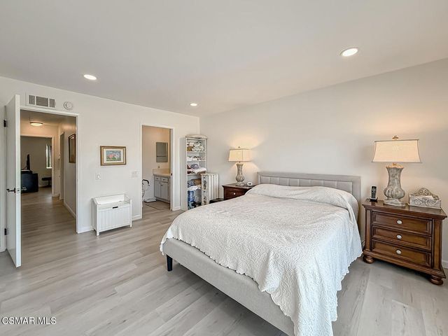 16150 Village 16 Drive, Camarillo, CA 93012