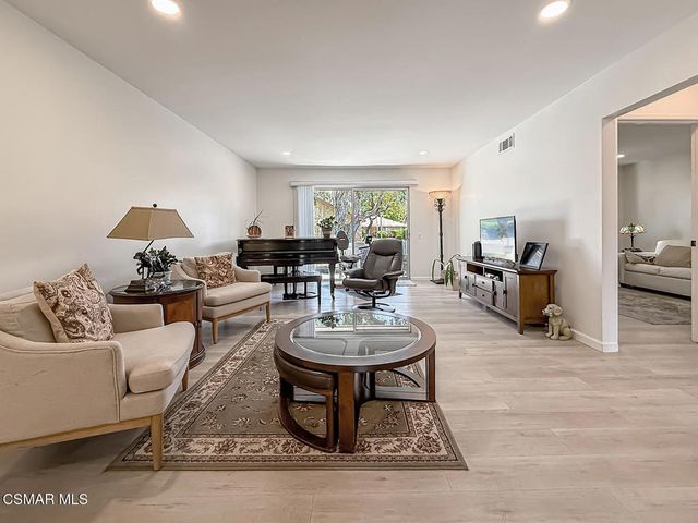 16150 Village 16 Drive, Camarillo, CA 93012