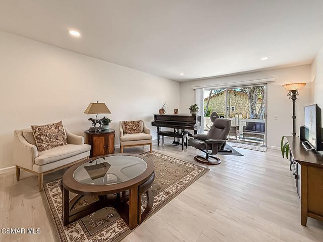 16150 Village 16 Drive, Camarillo, CA 93012