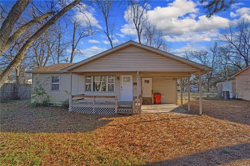 303 Hickory Street, Dardanelle, AR 72834