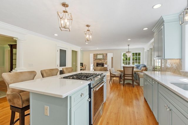 158 Kettle Hole Rd, Bolton, MA 01740