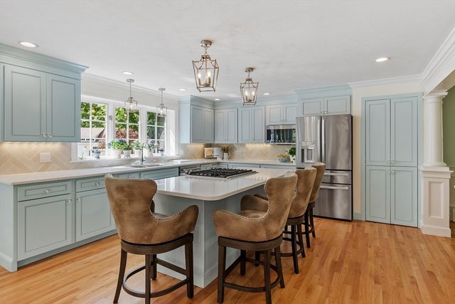158 Kettle Hole Rd, Bolton, MA 01740