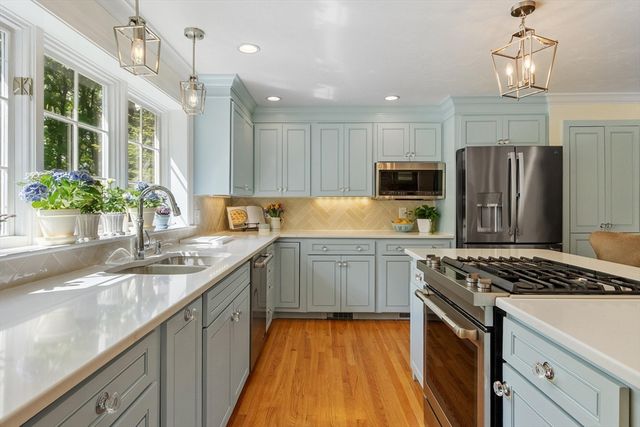 158 Kettle Hole Rd, Bolton, MA 01740