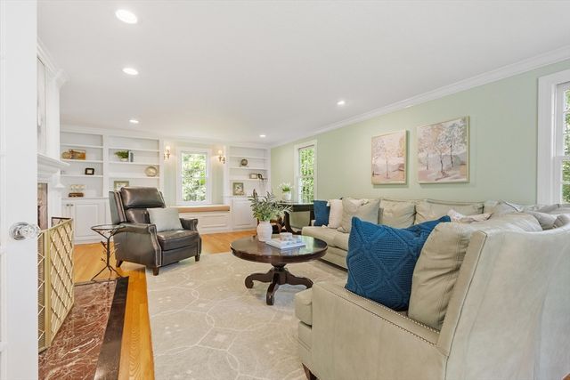 158 Kettle Hole Rd, Bolton, MA 01740
