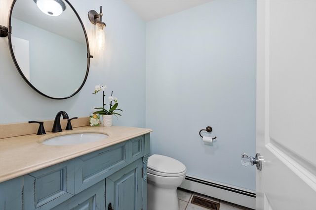 158 Kettle Hole Rd, Bolton, MA 01740