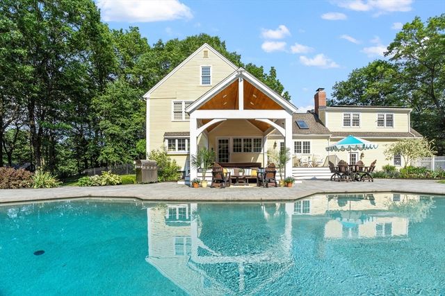 158 Kettle Hole Rd, Bolton, MA 01740