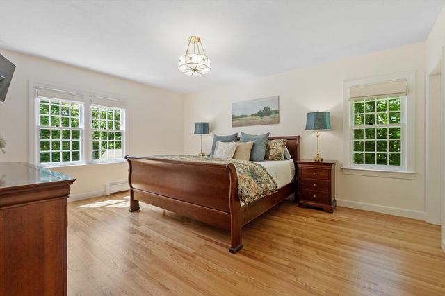 158 Kettle Hole Rd, Bolton, MA 01740