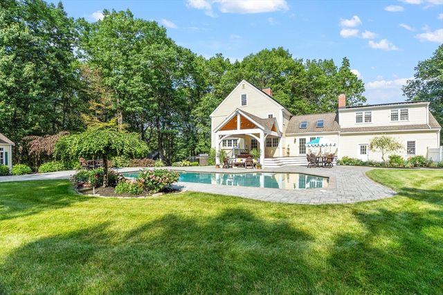158 Kettle Hole Rd, Bolton, MA 01740