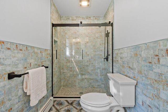 158 Kettle Hole Rd, Bolton, MA 01740