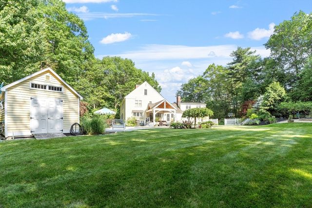 158 Kettle Hole Rd, Bolton, MA 01740