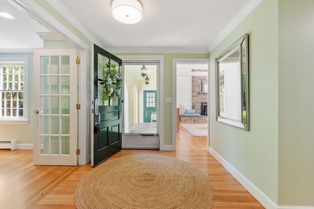 158 Kettle Hole Rd, Bolton, MA 01740