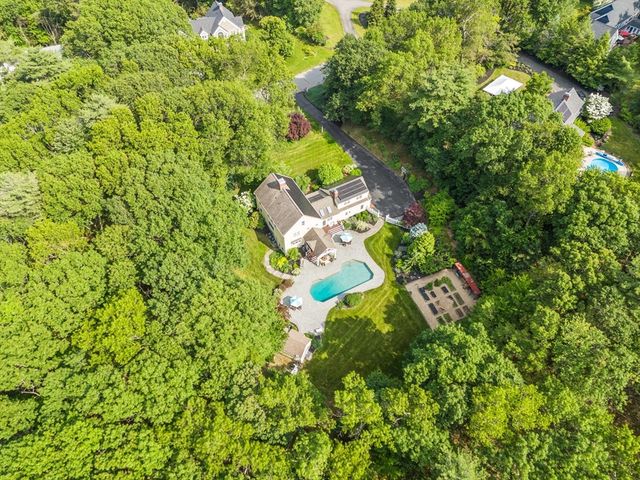 158 Kettle Hole Rd, Bolton, MA 01740