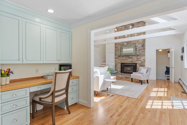 158 Kettle Hole Rd, Bolton, MA 01740