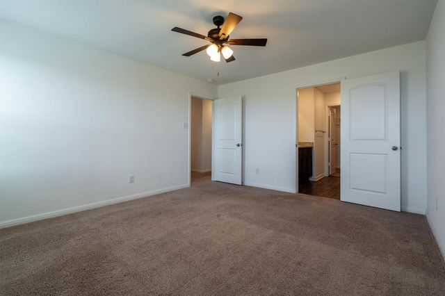 128 Maywood LN, Jarrell, TX 76537