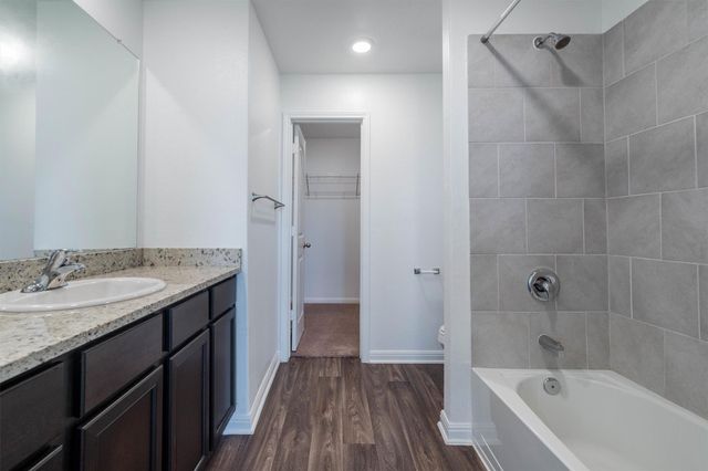 128 Maywood LN, Jarrell, TX 76537