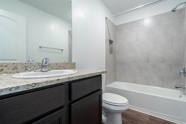 128 Maywood LN, Jarrell, TX 76537