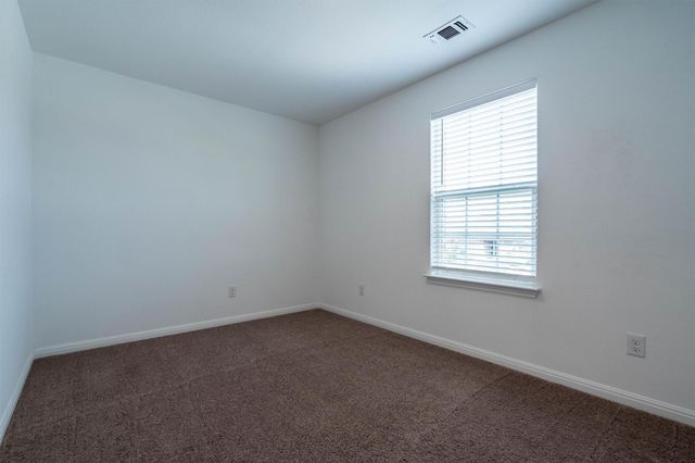 128 Maywood LN, Jarrell, TX 76537