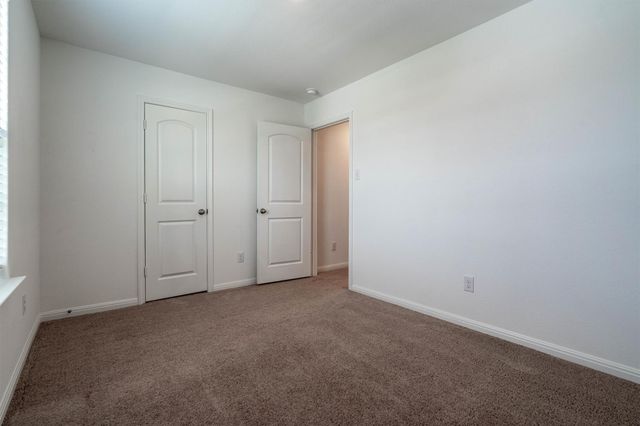 128 Maywood LN, Jarrell, TX 76537
