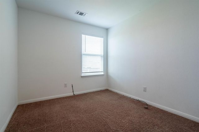 128 Maywood LN, Jarrell, TX 76537