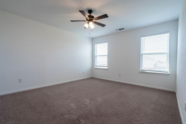 128 Maywood LN, Jarrell, TX 76537