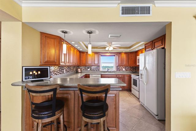 5130 BRITTANY DRIVE S 808, St Petersburg, FL 33715