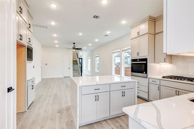 1703 Kit CIR, Austin, TX 78758