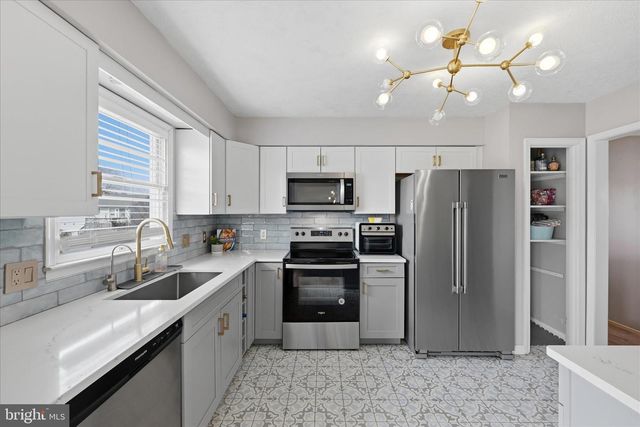 203 IVORY DR, Stephens City, VA 22655