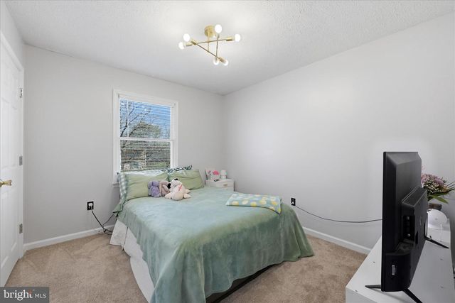 203 IVORY DR, Stephens City, VA 22655