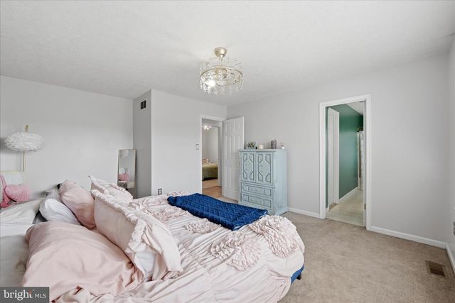 203 IVORY DR, Stephens City, VA 22655