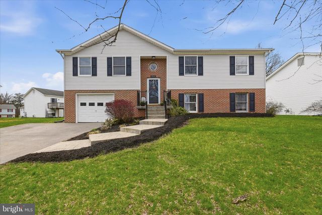 203 IVORY DR, Stephens City, VA 22655