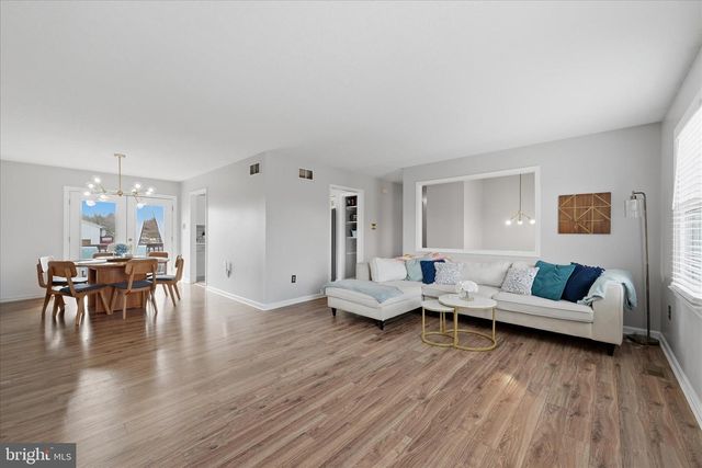 203 IVORY DR, Stephens City, VA 22655