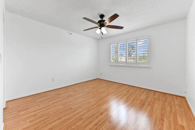 140 Yacht Club Way 307, Hypoluxo, FL 33462
