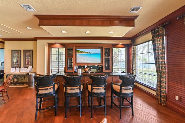 140 Yacht Club Way 307, Hypoluxo, FL 33462