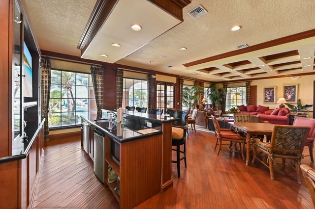 140 Yacht Club Way 307, Hypoluxo, FL 33462