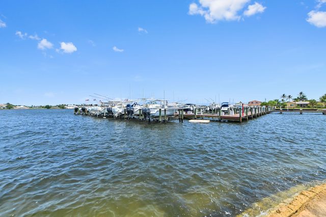 140 Yacht Club Way 307, Hypoluxo, FL 33462