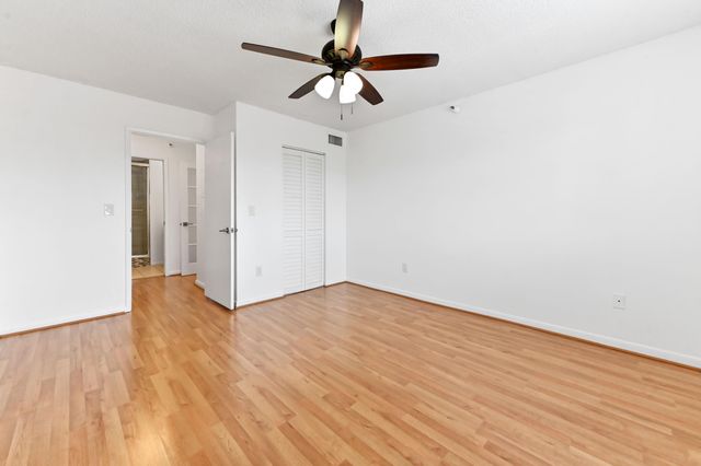 140 Yacht Club Way 307, Hypoluxo, FL 33462