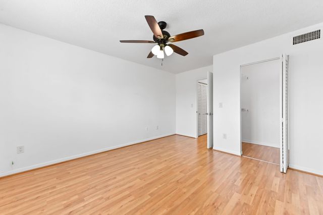 140 Yacht Club Way 307, Hypoluxo, FL 33462