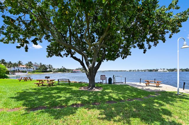 140 Yacht Club Way 307, Hypoluxo, FL 33462