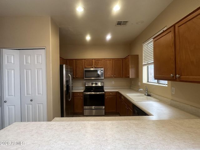 8927 E CRESCENT Avenue, Mesa, AZ 85208