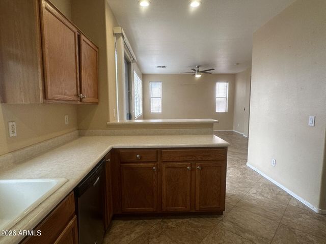 8927 E CRESCENT Avenue, Mesa, AZ 85208
