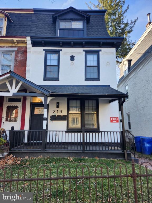 219 W QUEEN LN, Philadelphia, PA 19144