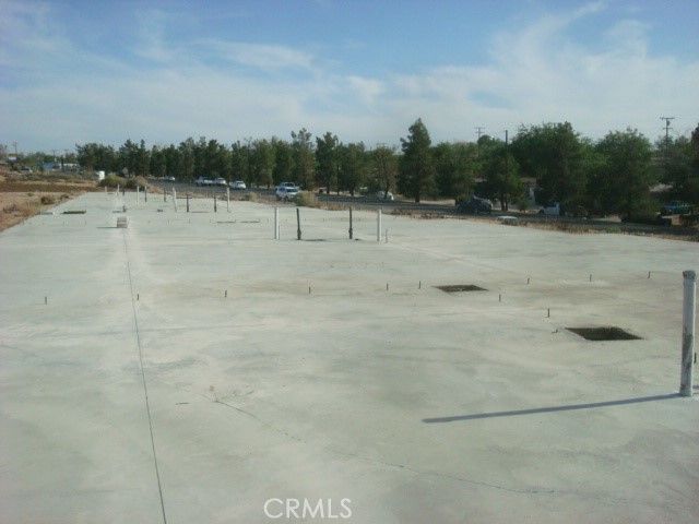 16811 Seneca Road, Victorville, CA 92395