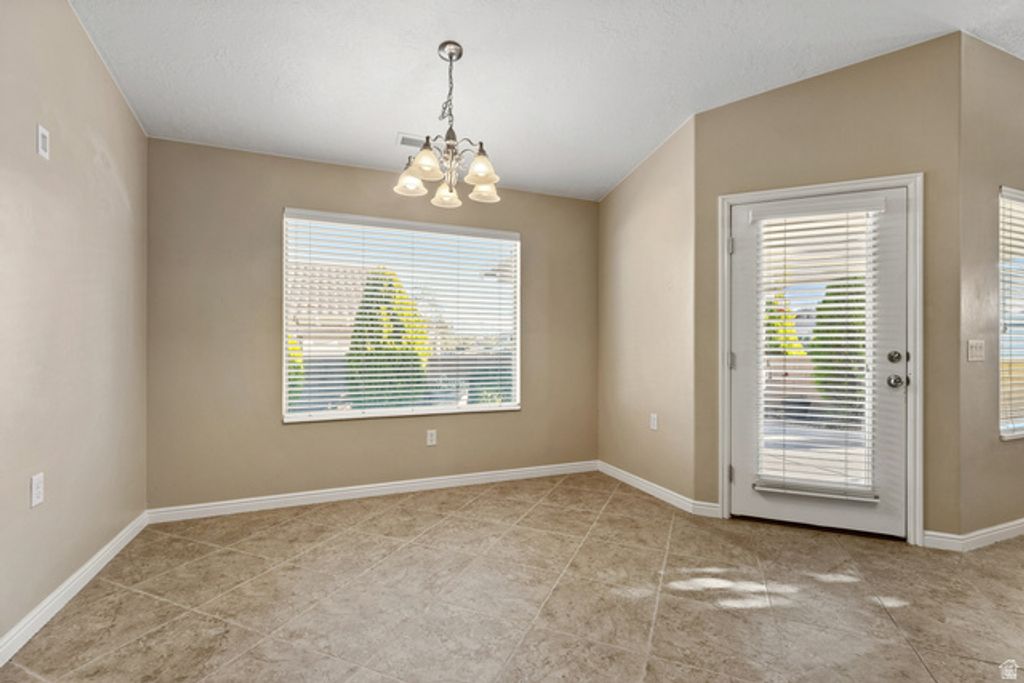 Image 14 of property listing at 1356 W COUNTRY CLUB DR, St. George, UT 84790