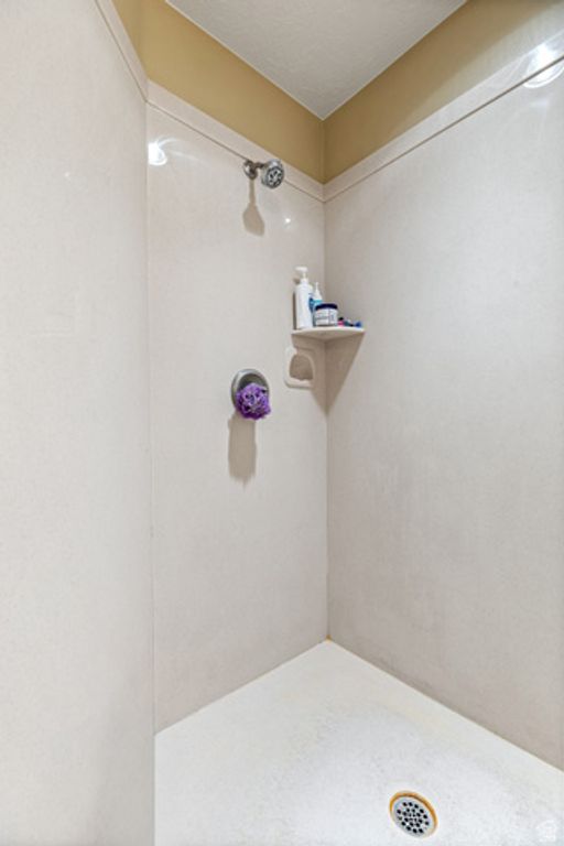 Image 18 of property listing at 1356 W COUNTRY CLUB DR, St. George, UT 84790