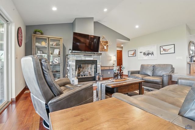 7536 WHITETAIL DR, Sturgis, SD 57785