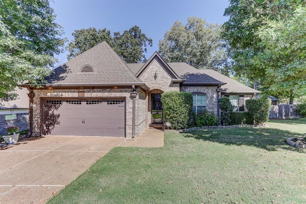 10548 REDMOND DR, Cordova, TN 38016