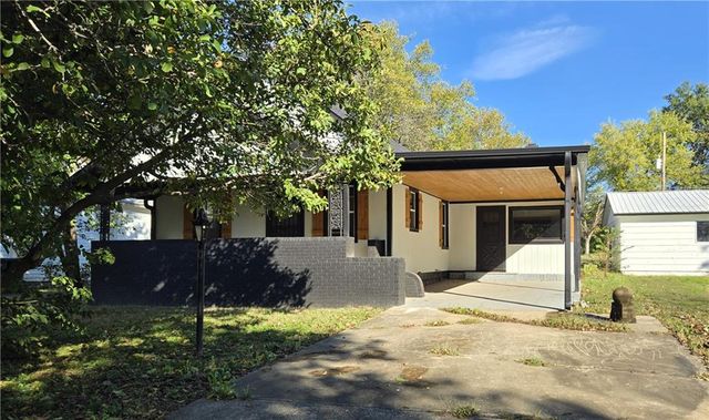 806 W 2nd Street, Pittsburg, KS 66762